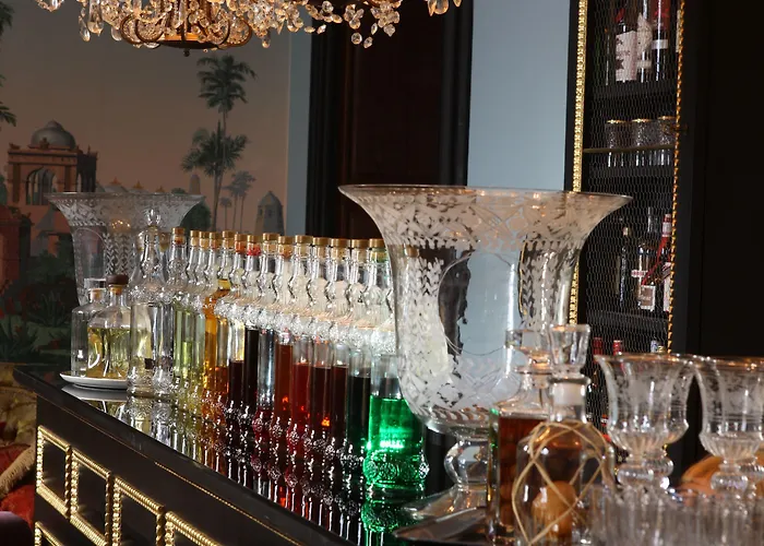 ホテル ジャルダン スクレット ニーム