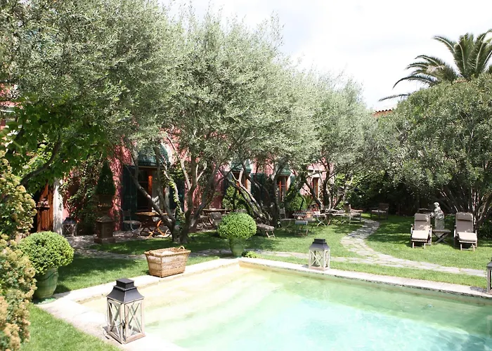 ホテル ジャルダン スクレット ニーム